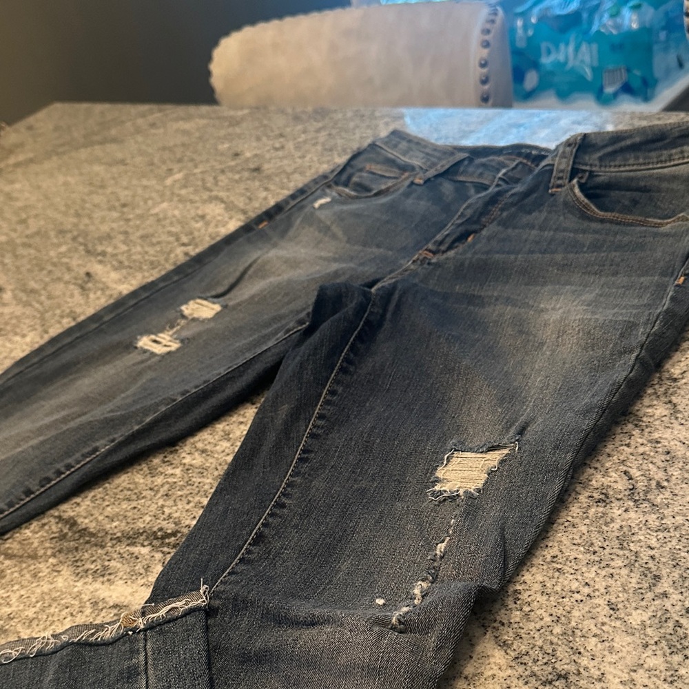 Mid Rise Skinny- Ankle Fray- size 6/28 - Picture 4 of 7